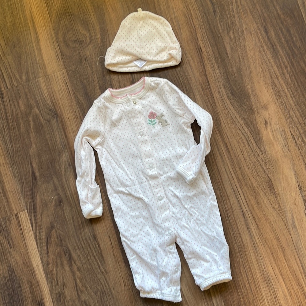 NB CARTERS 🐰 sleeper and hat